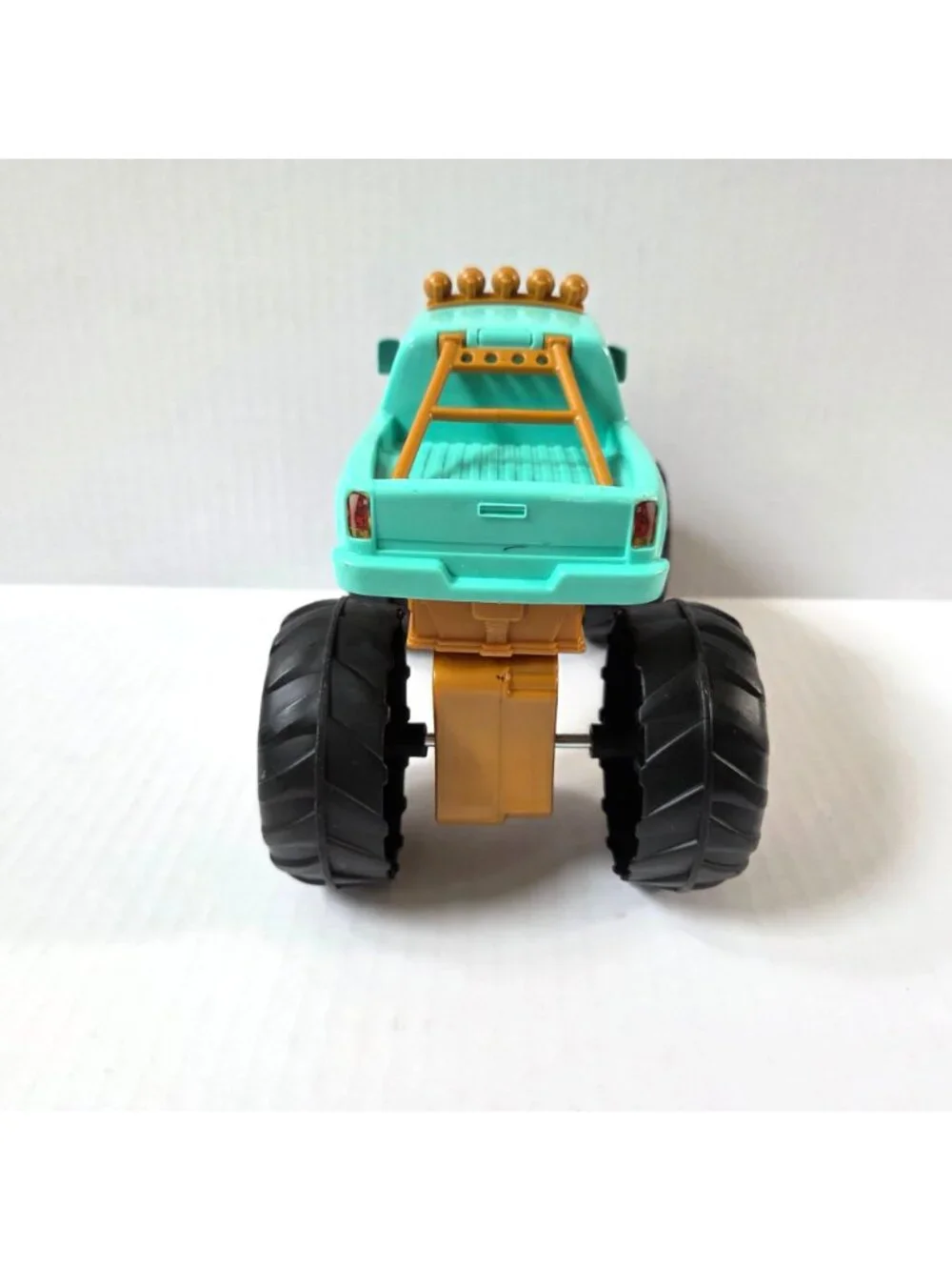 Disney Pixar Cars On The Road Circus Stunt Ivy Jumping Monster Truck